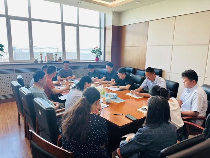 轻工供销公司召开经营活动分析研讨